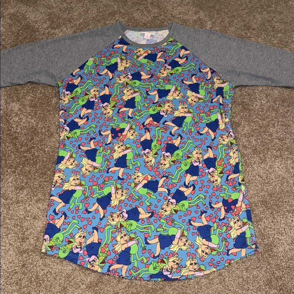 LULAROE RANDY- DISNEY COLLECTION - SMALL. AA